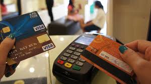 Làm sao để rút tiền thẻ tín dụng giá rẻ, không bị mất phí?